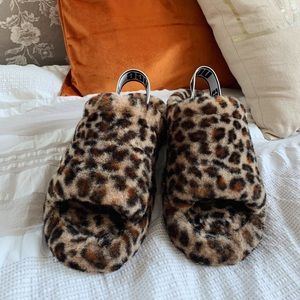 UGG Slippers (NEW)